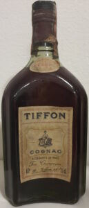 VSOP, high shoulder, 40° and 75cl indicated (1960-70s)